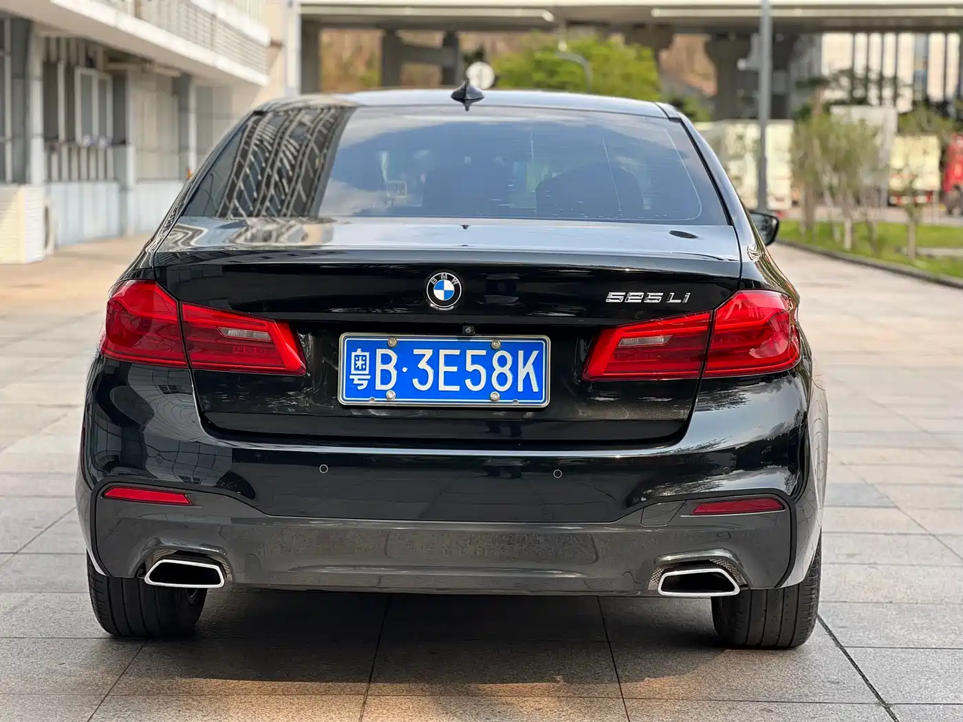 BMW 5 Series 2018 525Li M Sport Package фото 15