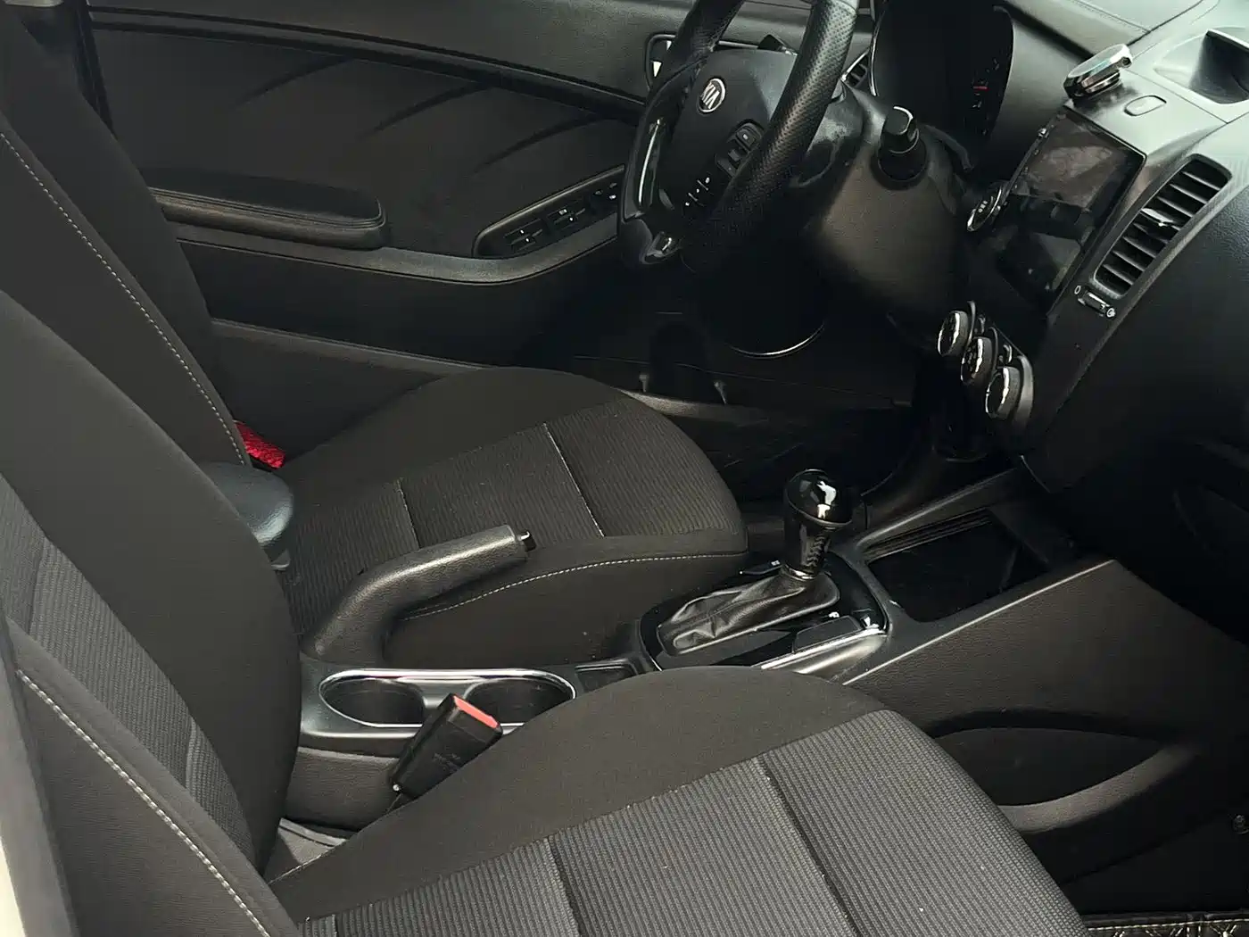 Kia K3 2016 1.6L Automatic GLS фото 8