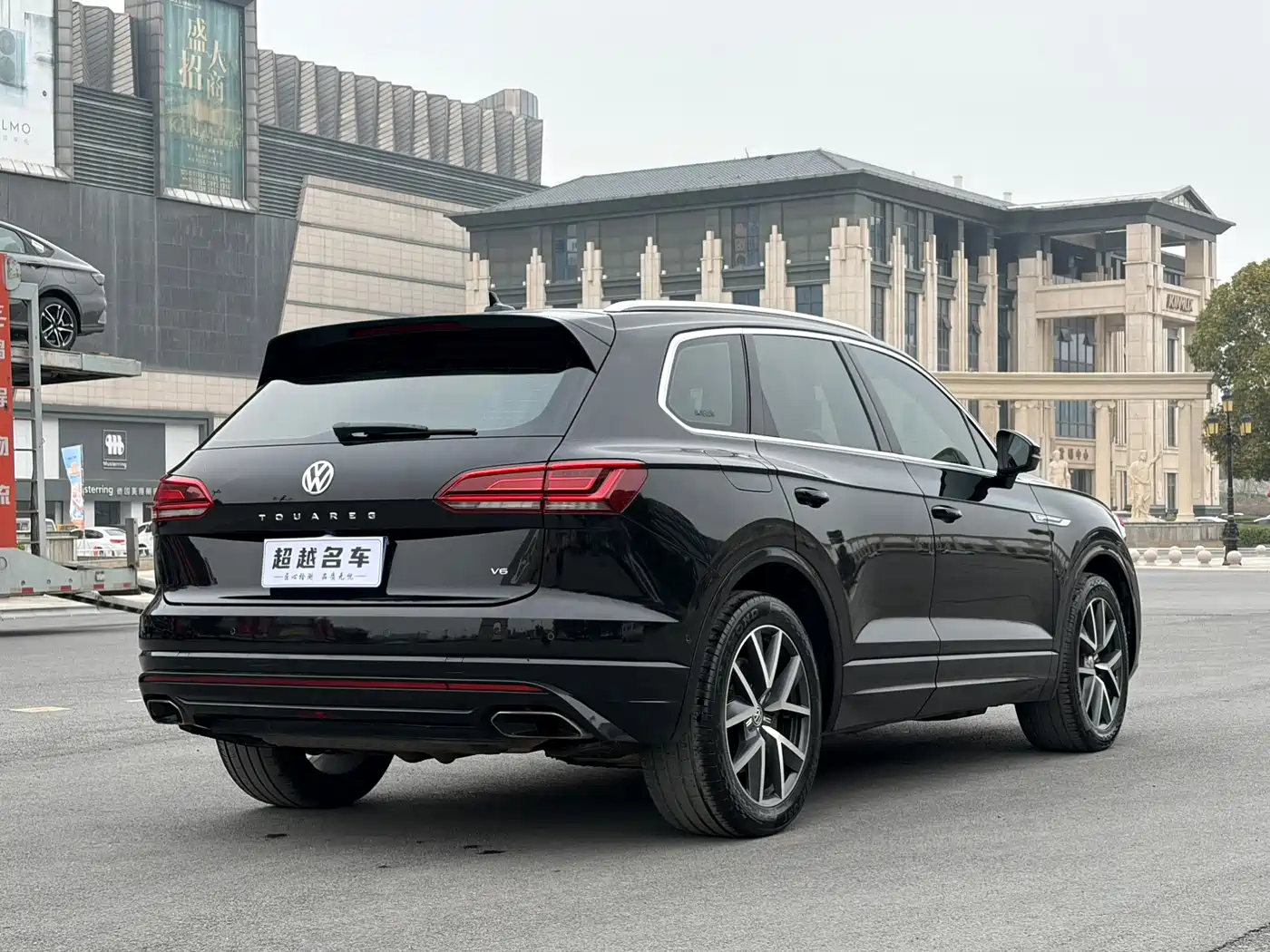Volkswagen Touareg 2019 3.0TSI Sharp Edge Edition China VI фото 4