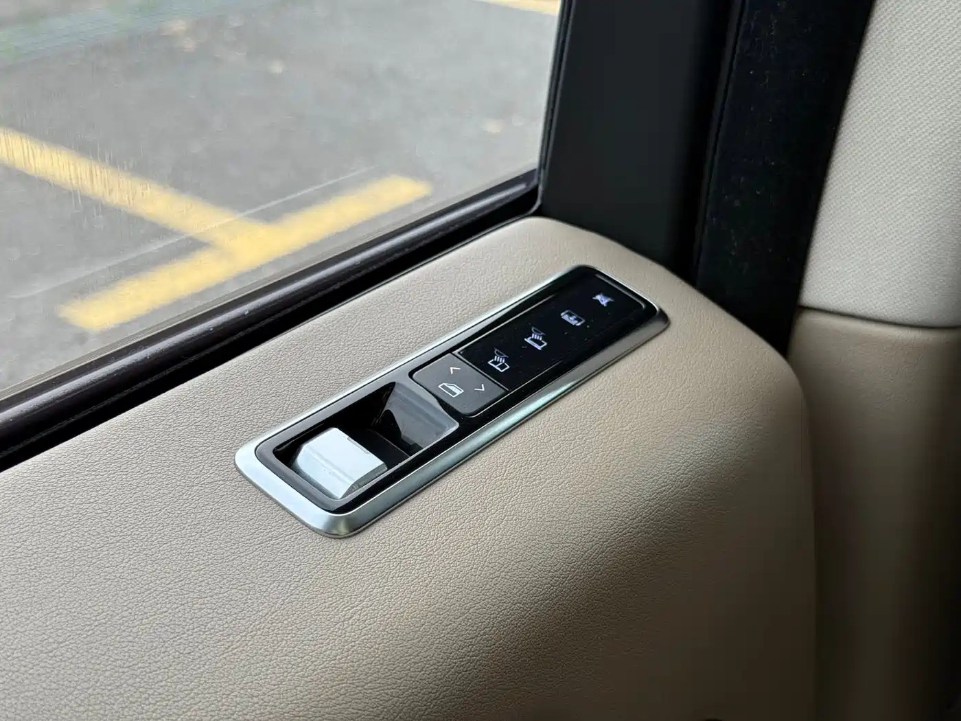 Land Rover Range Rover 2021 3.0 L6 Heritage Edition фото 18