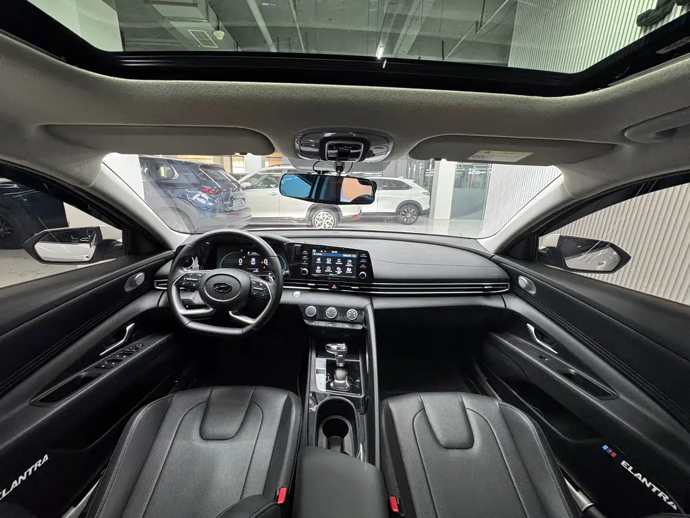 Hyundai Elantra 2023 1.5L CVT GLX Elite Edition фото 16