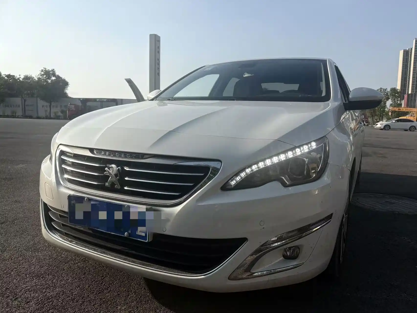 صورة 1 - Peugeot 408