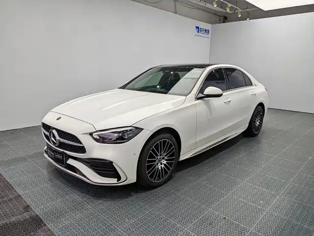 Mercedes-Benz C-Class 2024