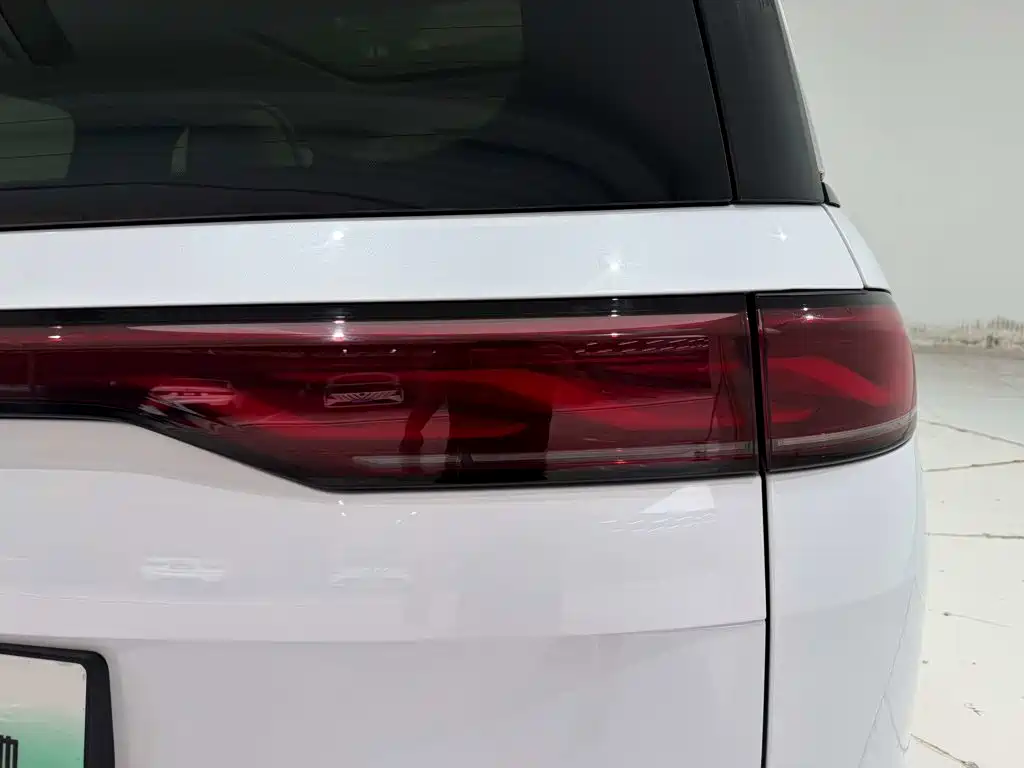 BYD Xia 2025 2025 DM-i 1.5T 180km Surpass Edition