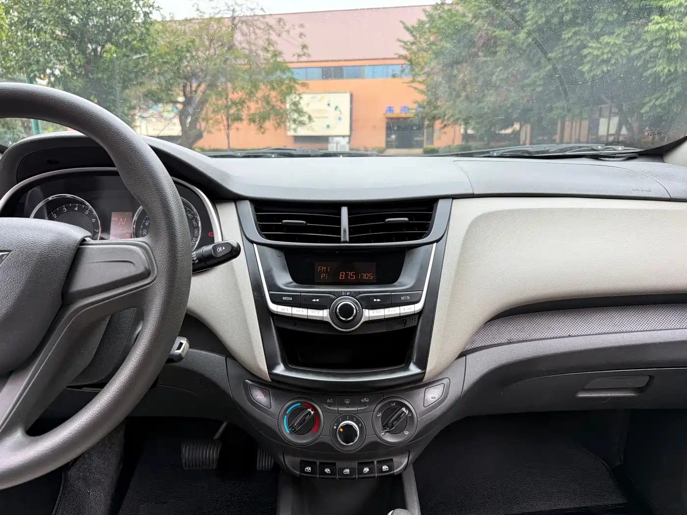 Chevrolet Sail 2015 Sail 3 1.3L AMT Ideal Edition фото 13