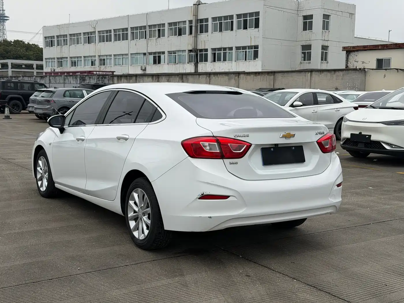 Chevrolet Cruze 2018 320 Automatic Pioneer Sunroof Edition фото 9