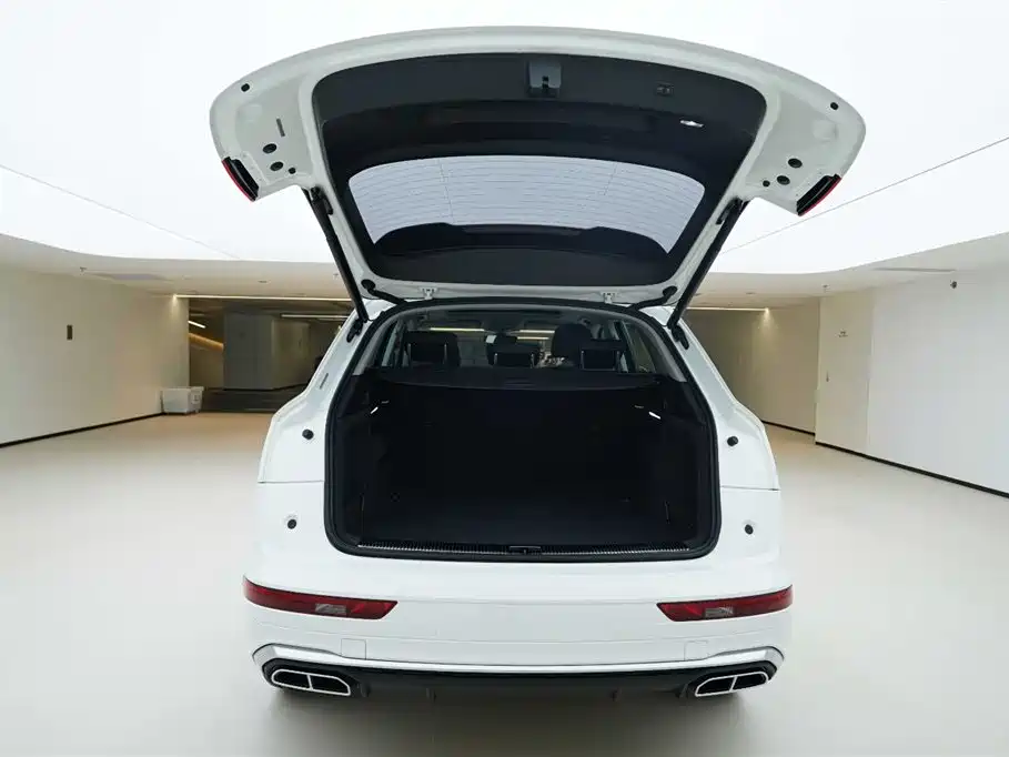 Audi Q5L 2022 45T Luxury Dynamic фото 6