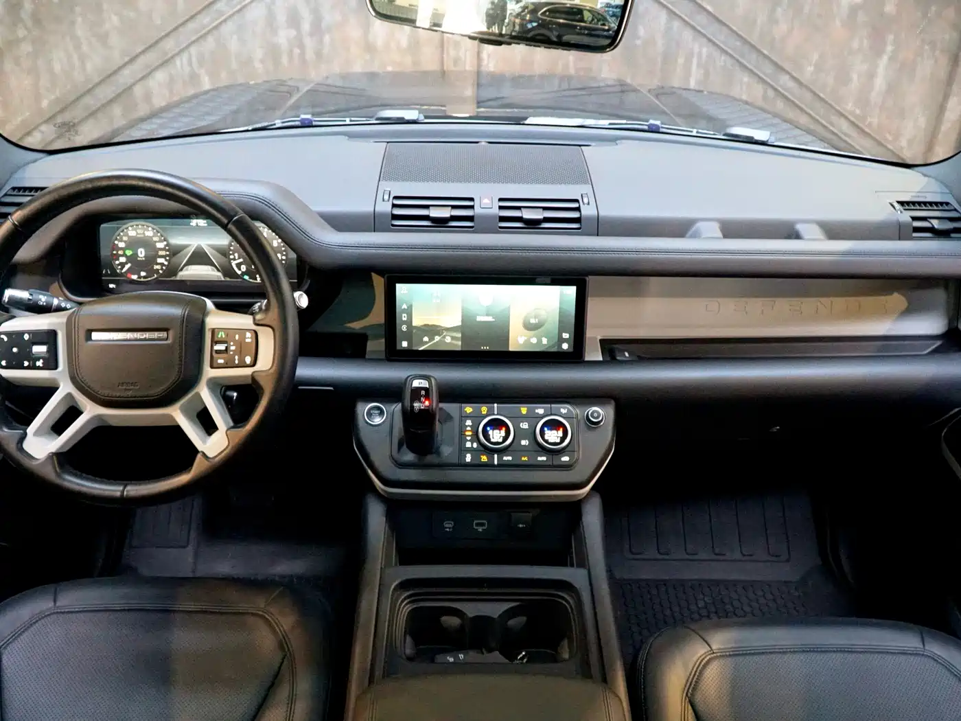 Land Rover Defender 2021 110 P400 X-DYNAMIC HSE фото 14