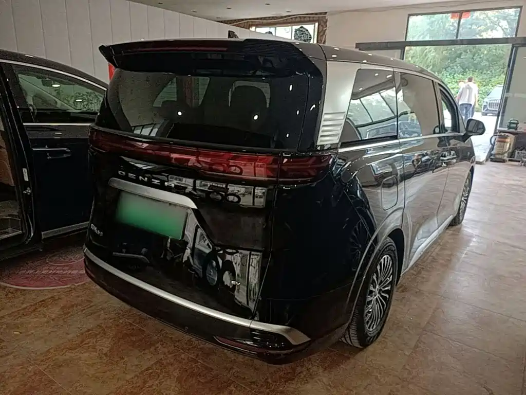 Denza D9 2023 2022 EV 620 Premium