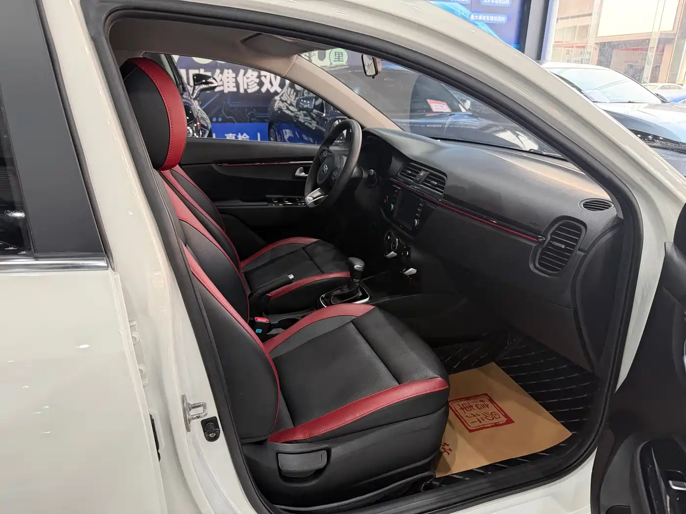 Kia KX CROSS 2017 1.4L AT GLS фото 11