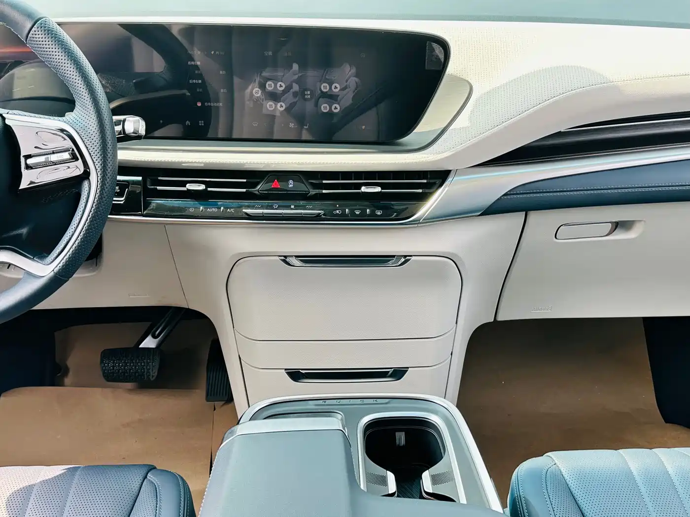Buick Century 2025 2.0T 4-Seater Private Edition фото 29