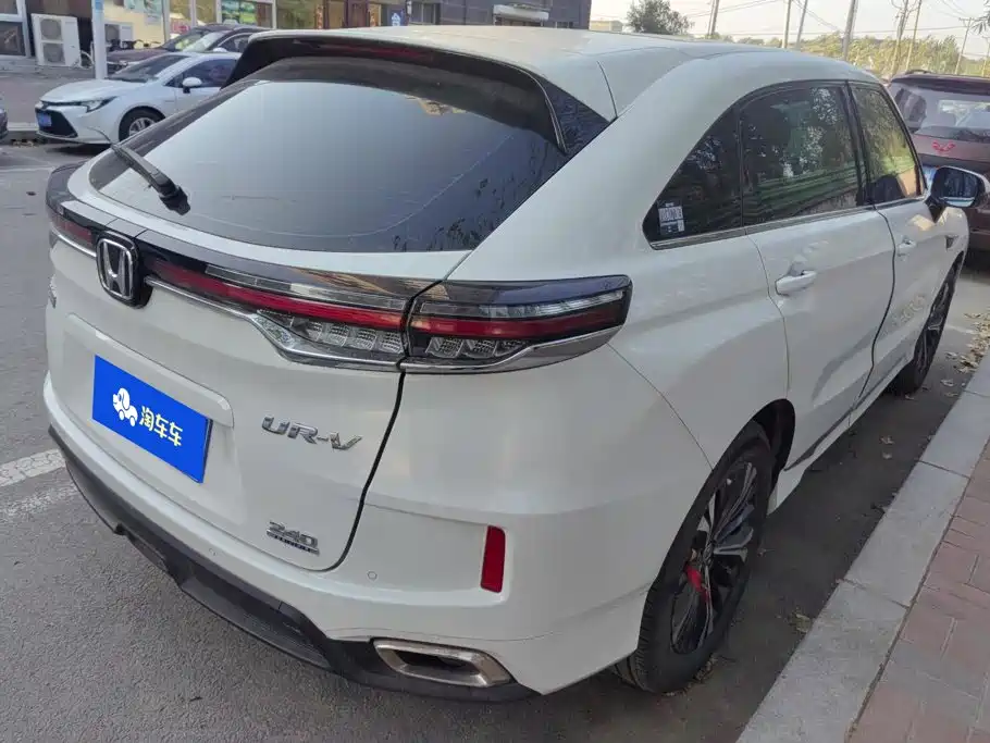 Фото 3 - Honda UR-V