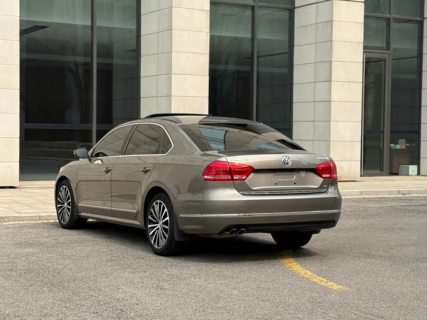 Фото 19 - Volkswagen Passat