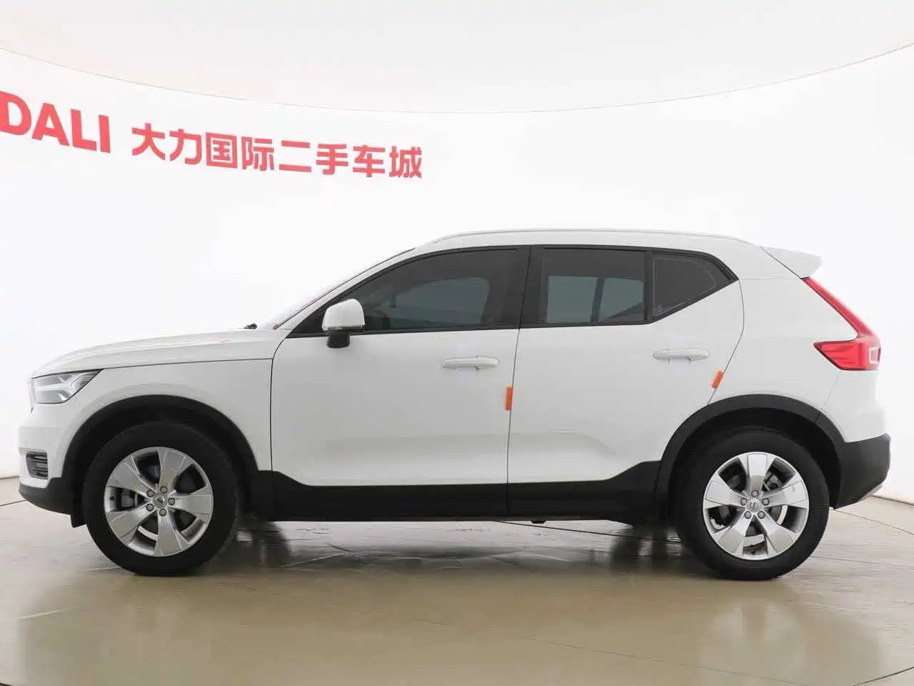 Volvo XC40 2021 2022 Model T4 AWD Smart Drive Fashion Edition