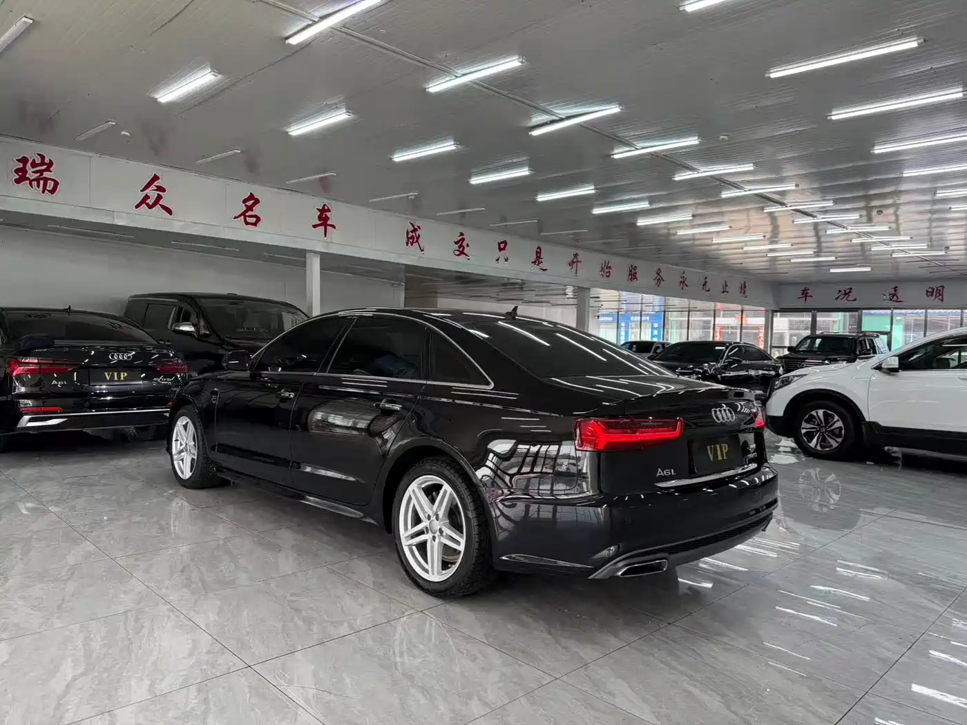 Фото 5 - Audi A6L