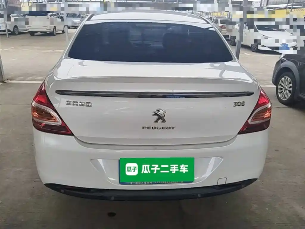 Peugeot 308 2014 Model Joy Edition Classic 1.6L Automatic Superior Style фото 10