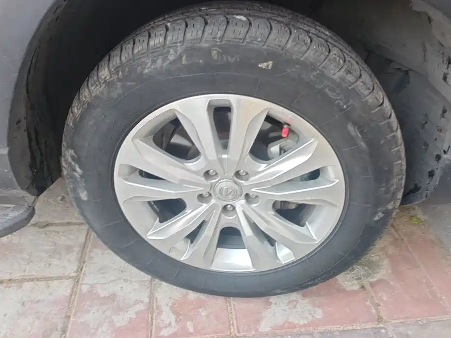 Фото 6 - Changan CS95