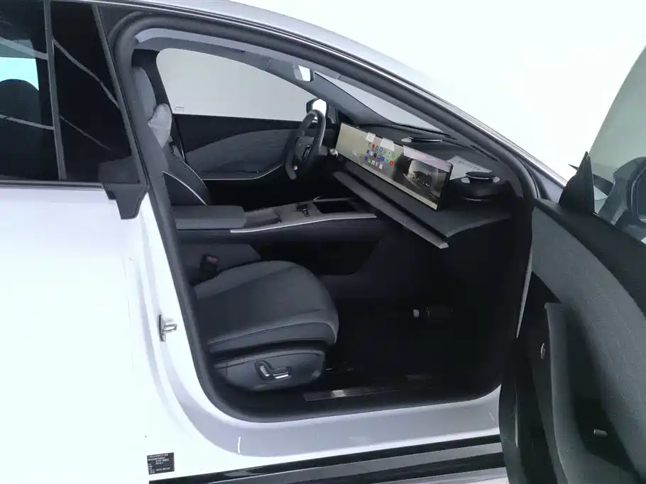 Geely Galaxy Galaxy E8 2024 Model 550km RWD Soaring Dragon Edition фото 8