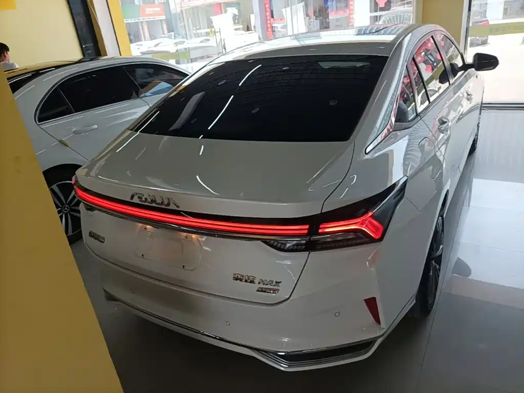 Dongfeng Aeolus Yixuan MAX 2022 2021 1.5T Trendy Dad Edition