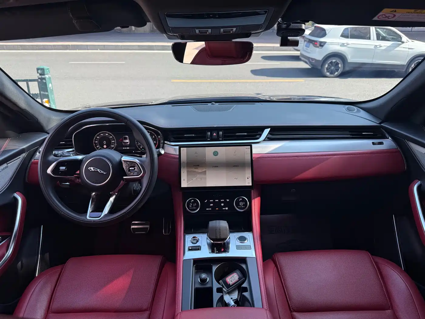 Jaguar F-PACE 2023 2022 P250 R-Dynamic BLACK