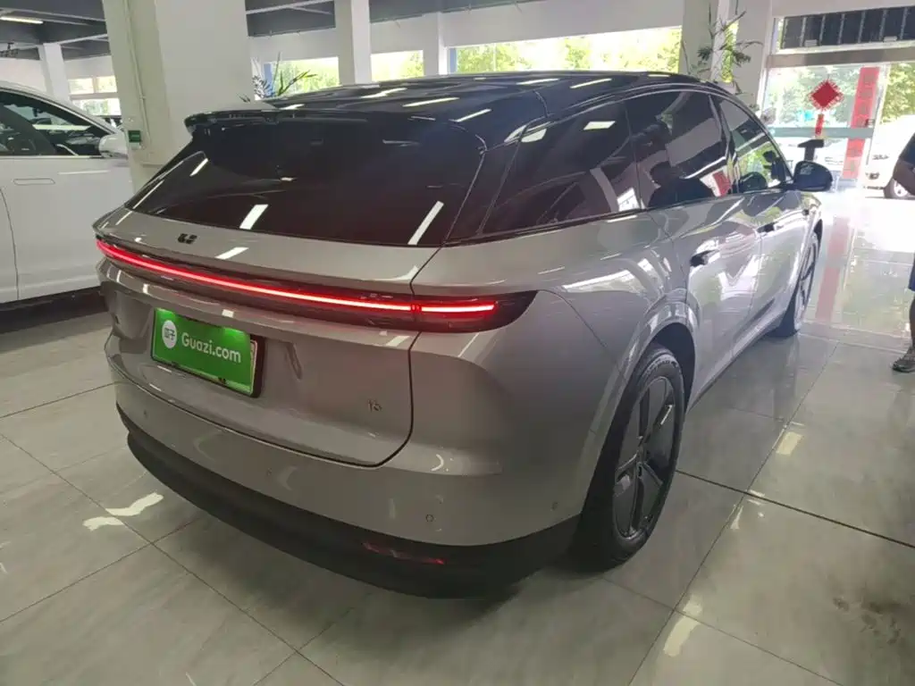 Li Auto i6 2026 2025 2WD Base Model