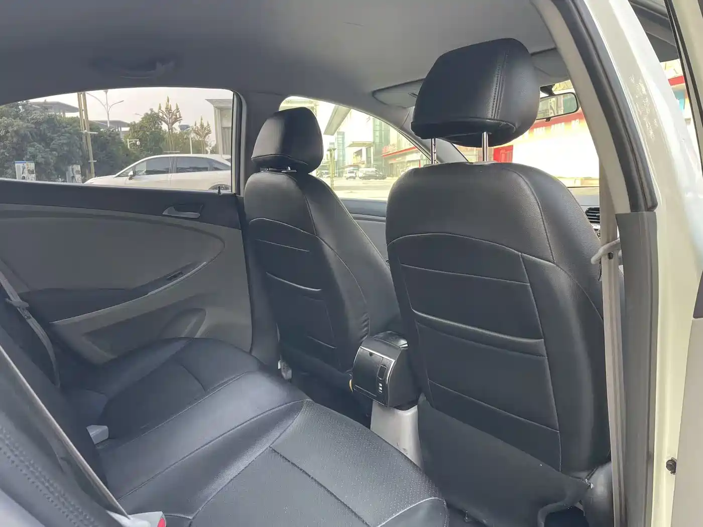 Hyundai Verna 2014 1.4L Automatic Smart GLS фото 14
