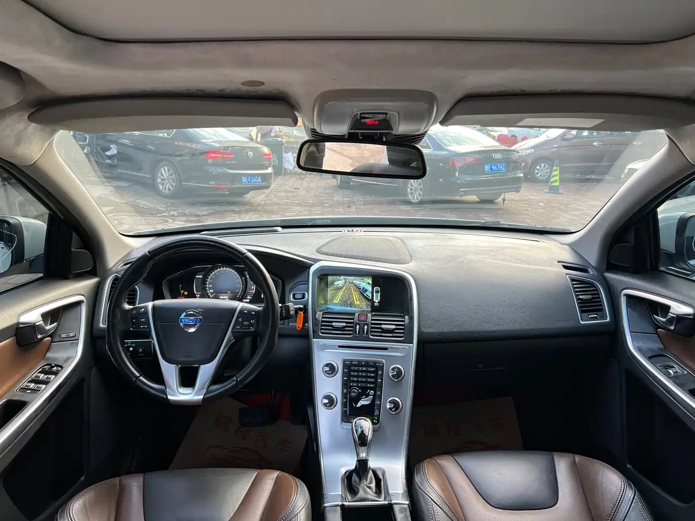Фото 8 - Volvo XC60