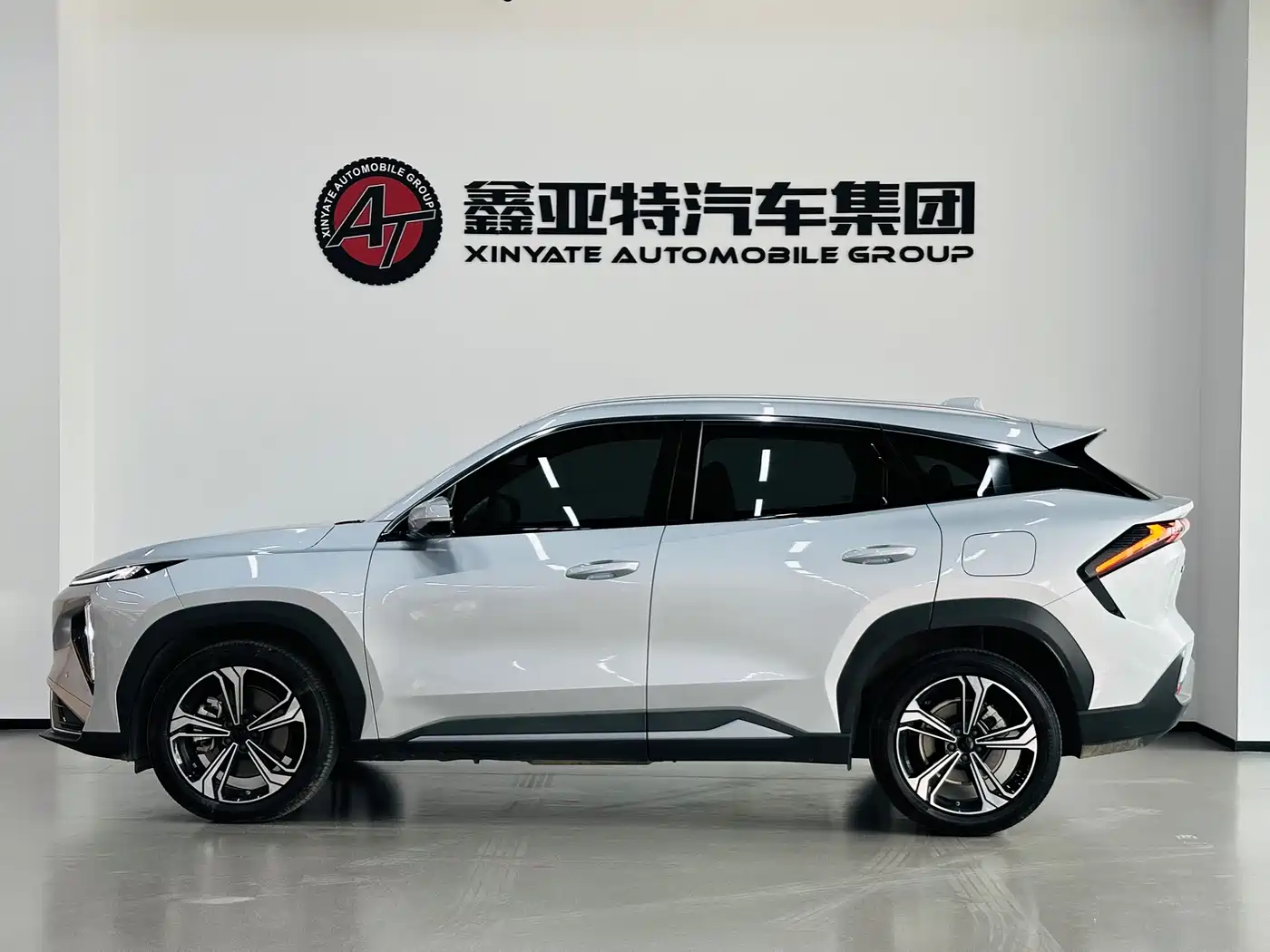 Geely Galaxy Galaxy L7 2025 EM-i 115km Explorer+ Edition фото 4