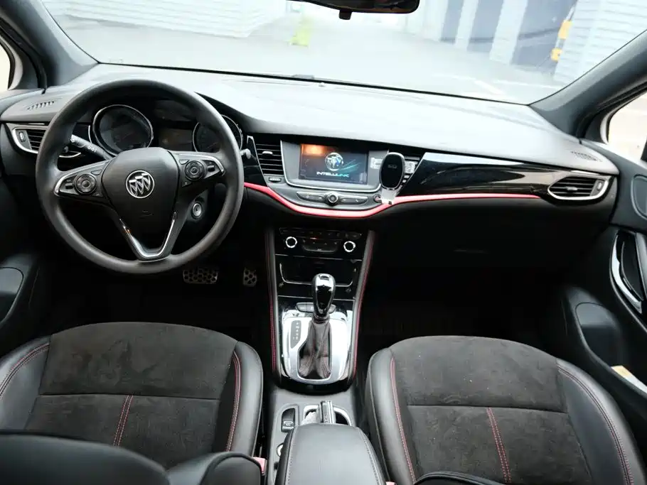 Photo 13 - Buick Verano