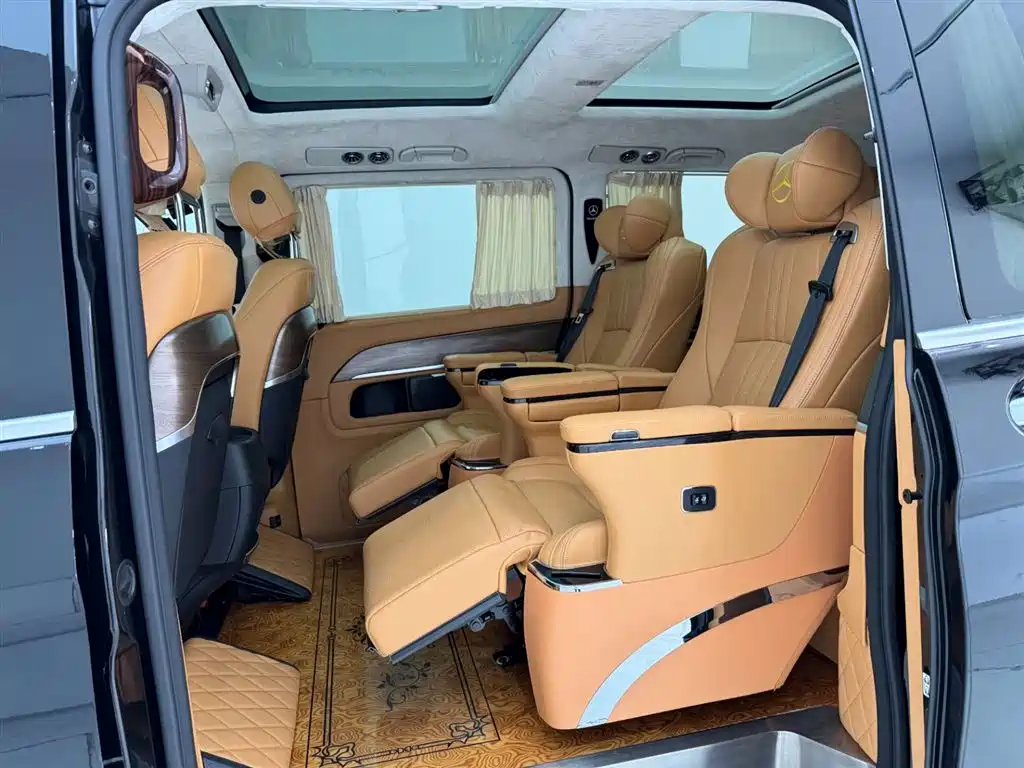 Mercedes-Benz V-Class 2020 Model V 260 L Long Wheelbase Luxury фото 18