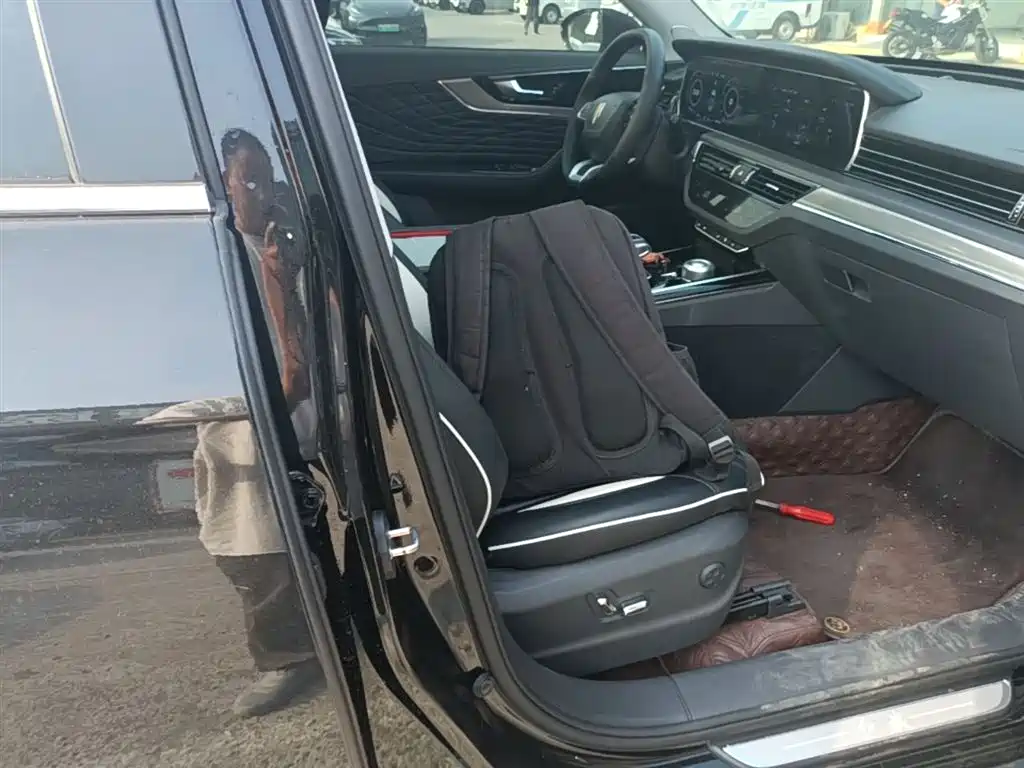 Hongqi HS5 2022 Facelift 2.0T Smart Flag Enjoyment Edition фото 25