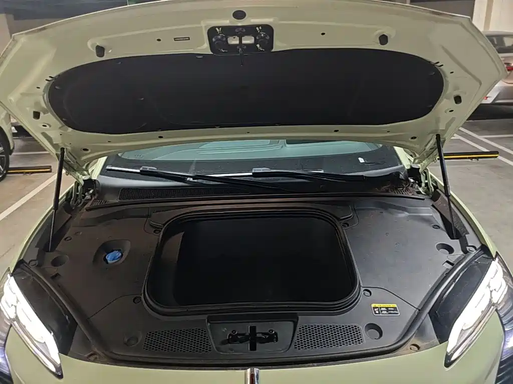 Hongqi EH7 2026 2025 690 Smart Selection Edition