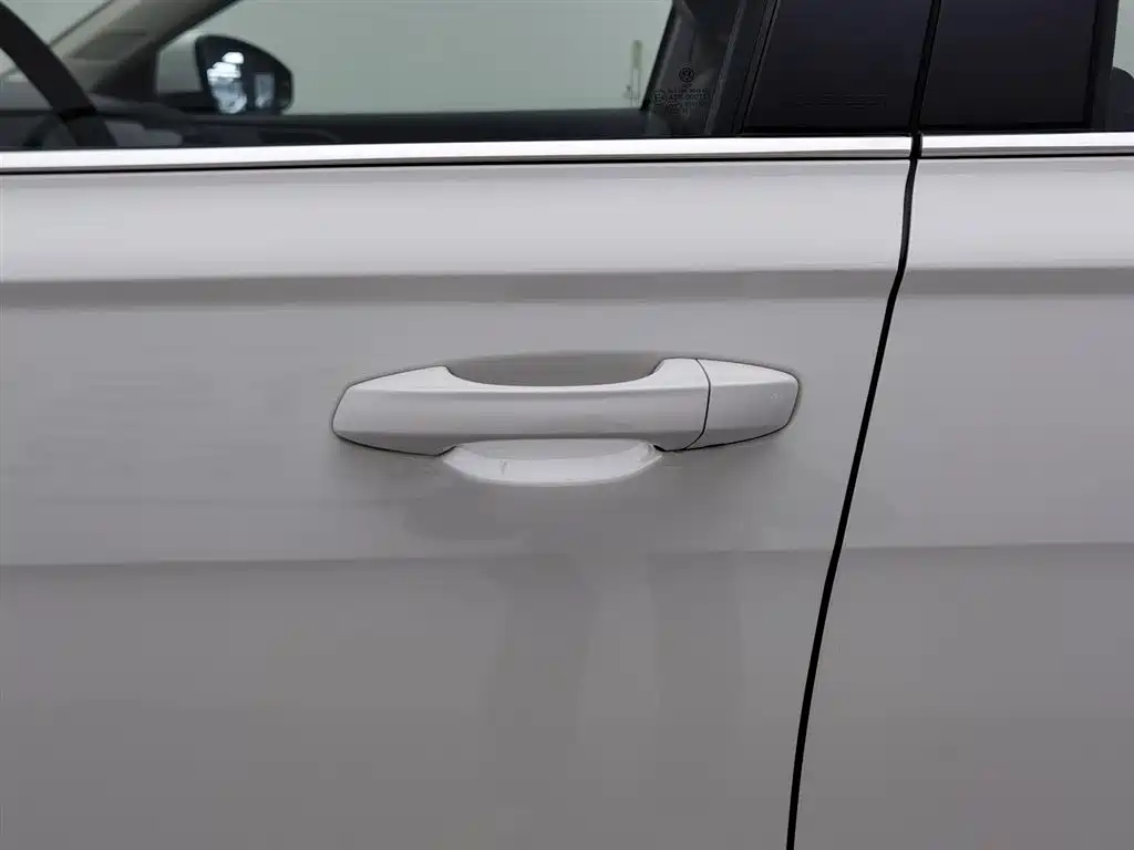 Volkswagen Lavida 2022 1.5L Auto Comfort Edition фото 18