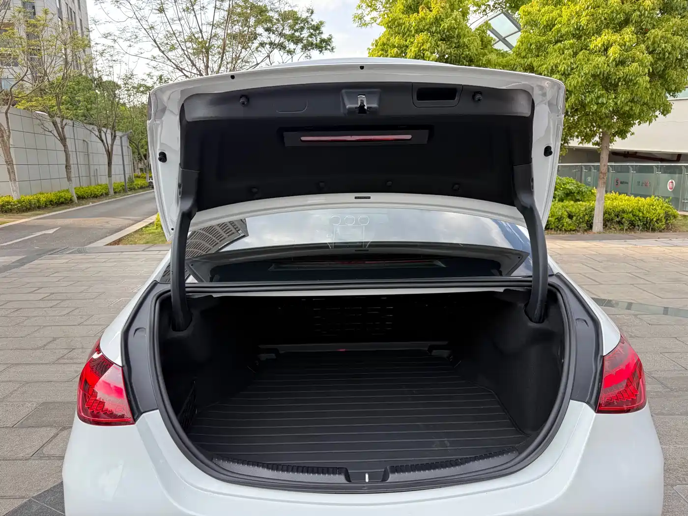 Mercedes-Benz C-Class 2023 C 260 L Sport фото 40