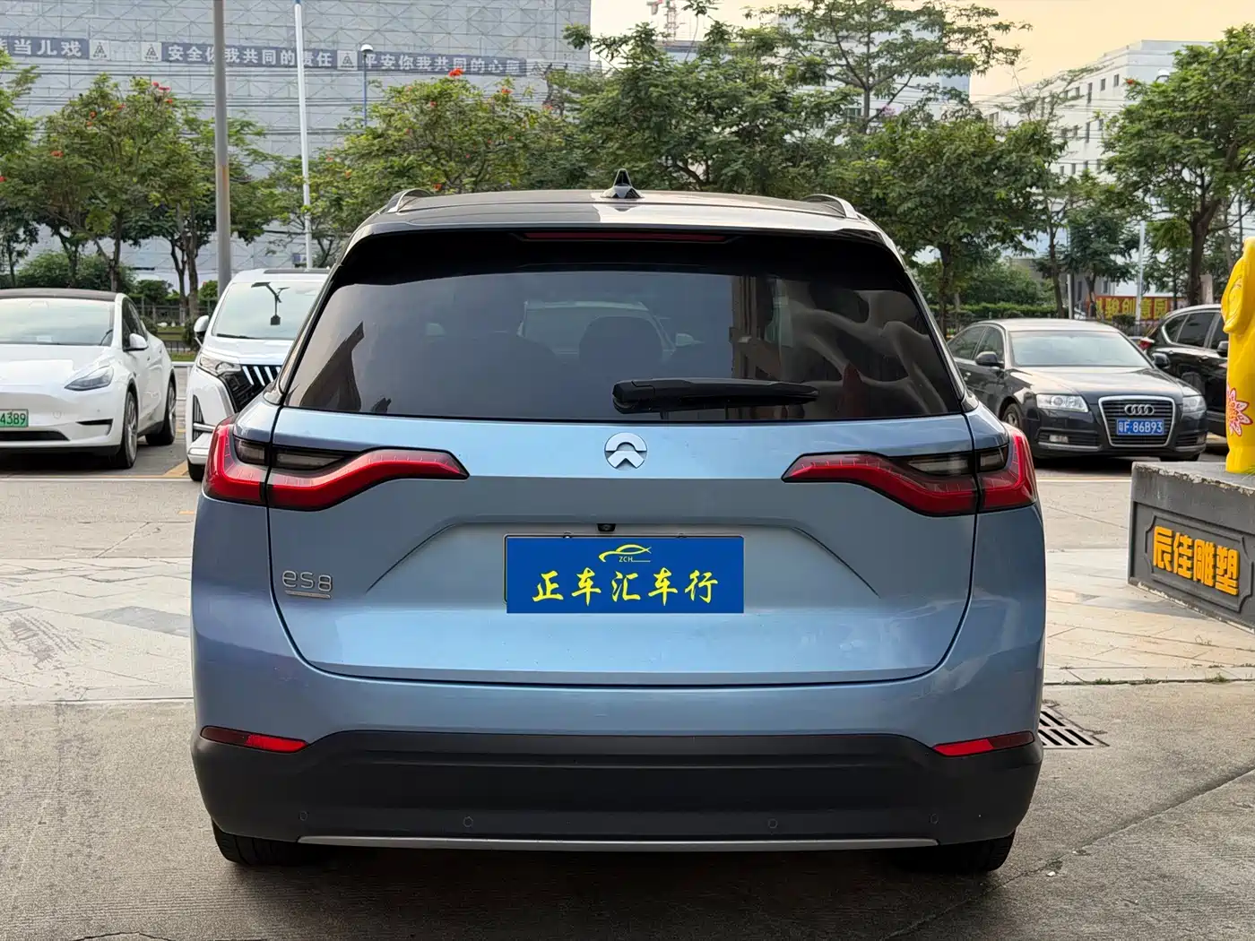 Фото 4 - NIO ES8