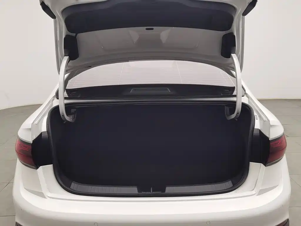 Volkswagen Sagitar, миниатюра 16
