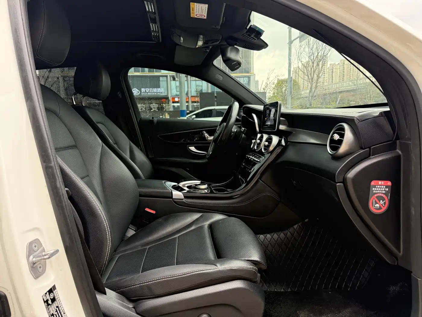 Mercedes-Benz GLC Coupe 2018 GLC 200 4MATIC Coupe SUV фото 10