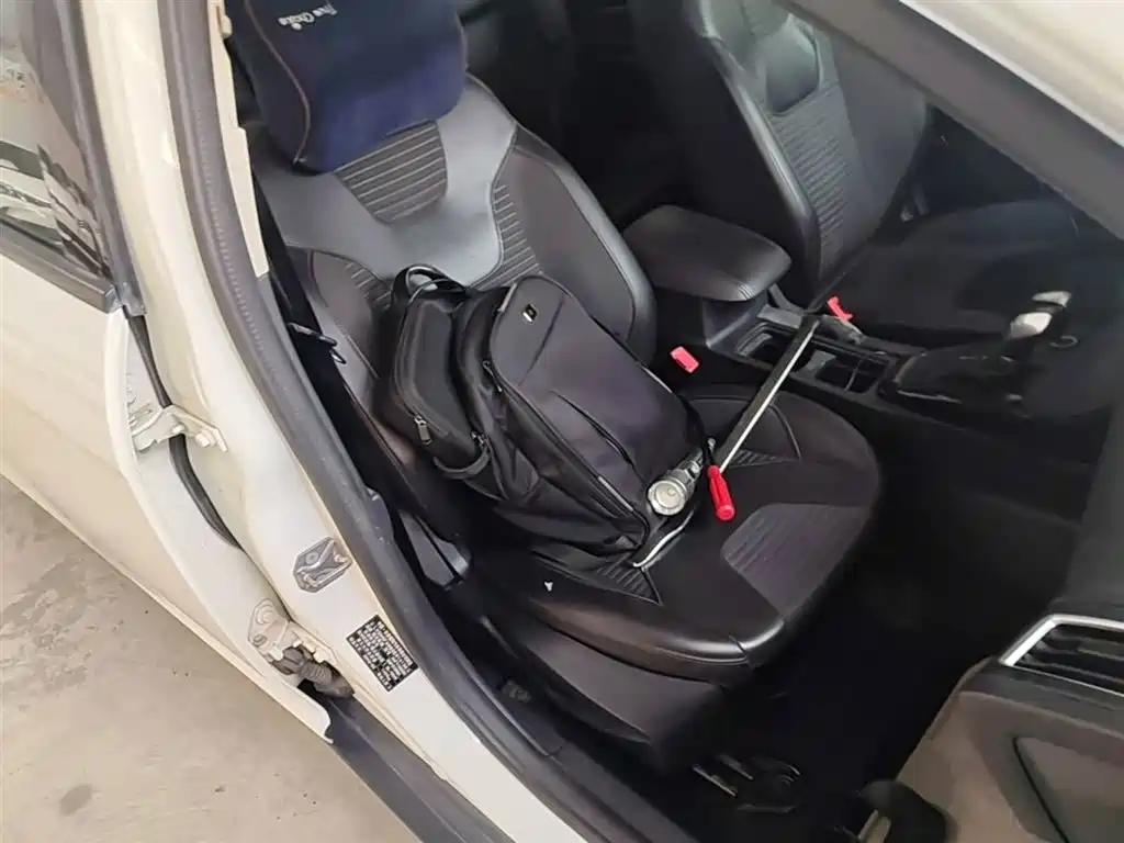 Фото 25 - Ford Focus
