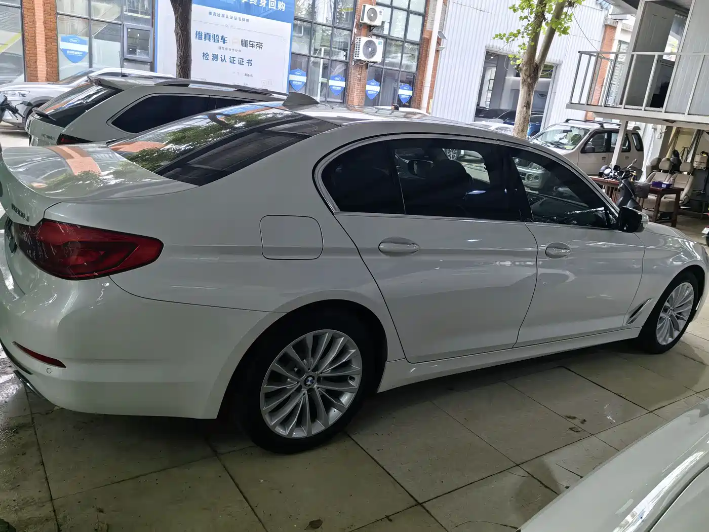 BMW 5 Series 2019 530Li Leading Luxury Package фото 11