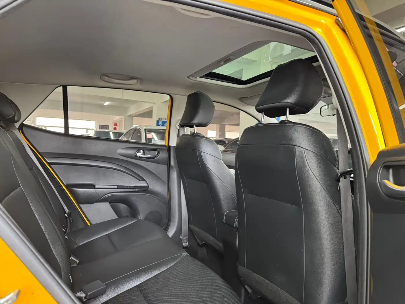 Kia KX1 2021 1.4L CVT Fun Sunroof Version фото 5
