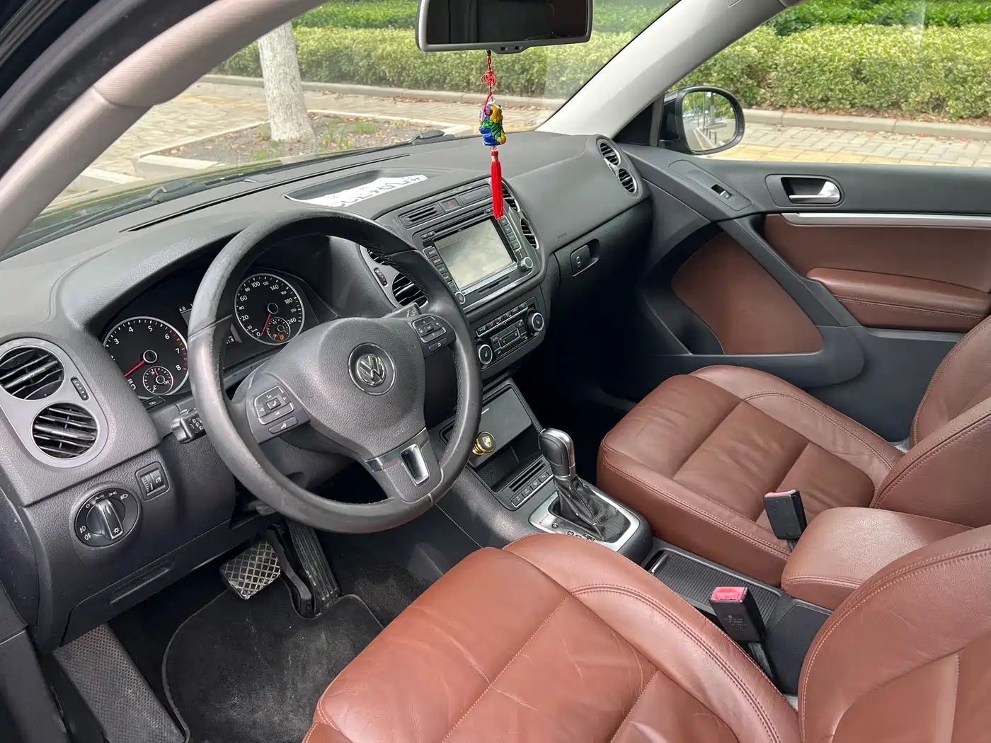 Volkswagen Tiguan 2012 2.0TSI Luxury Edition фото 7
