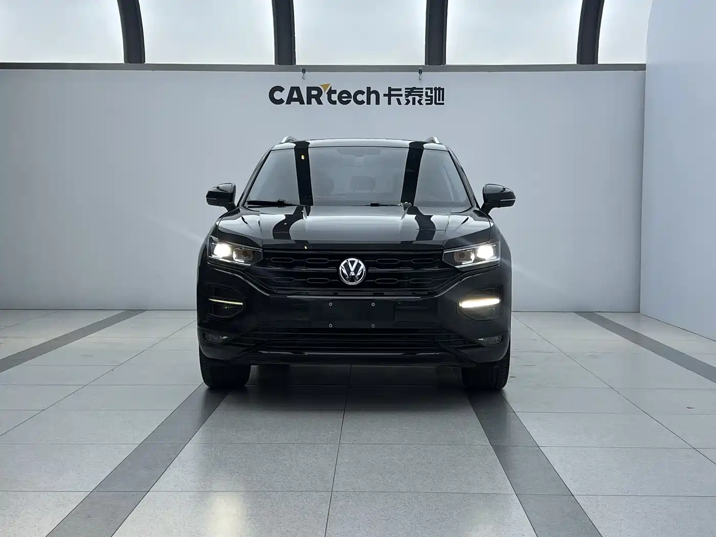 Volkswagen Tayron 2022 280TSI 2WD Luxury Smart Connect Edition фото 3
