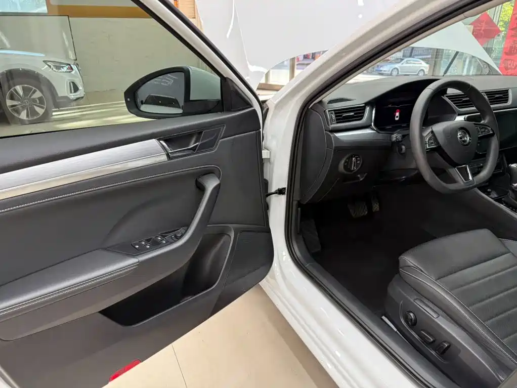 Škoda Superb 2024 2023 Facelift TSI280 DSG Premium Edition