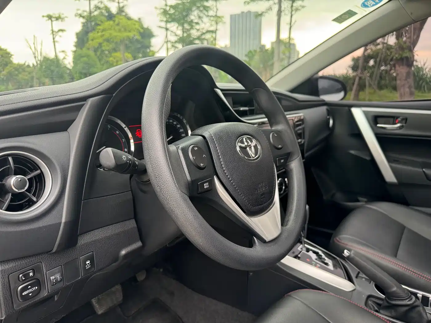 Toyota Corolla 2017 Facelift 1.2T S-CVT GL-i фото 9