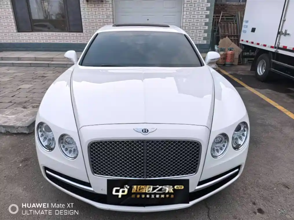 Фото 2 - Bentley Flying Spur