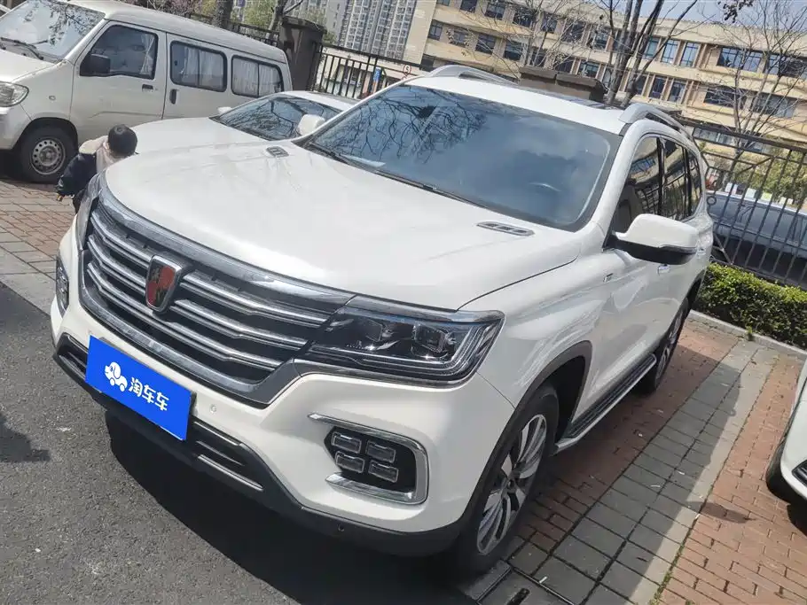 ROEWE RX8