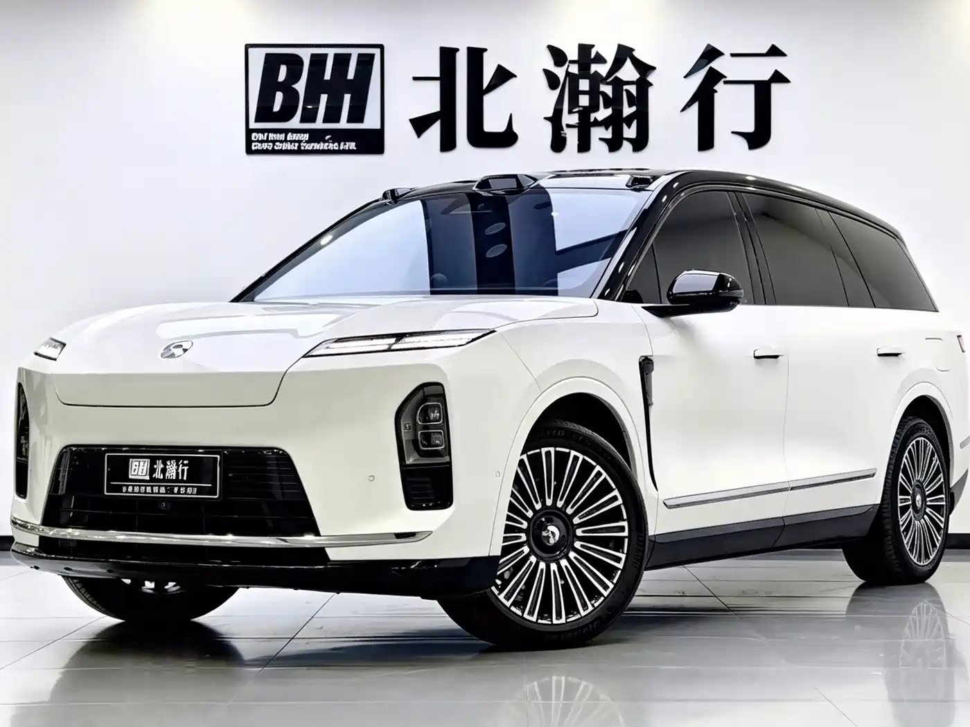 NIO ES8 2025