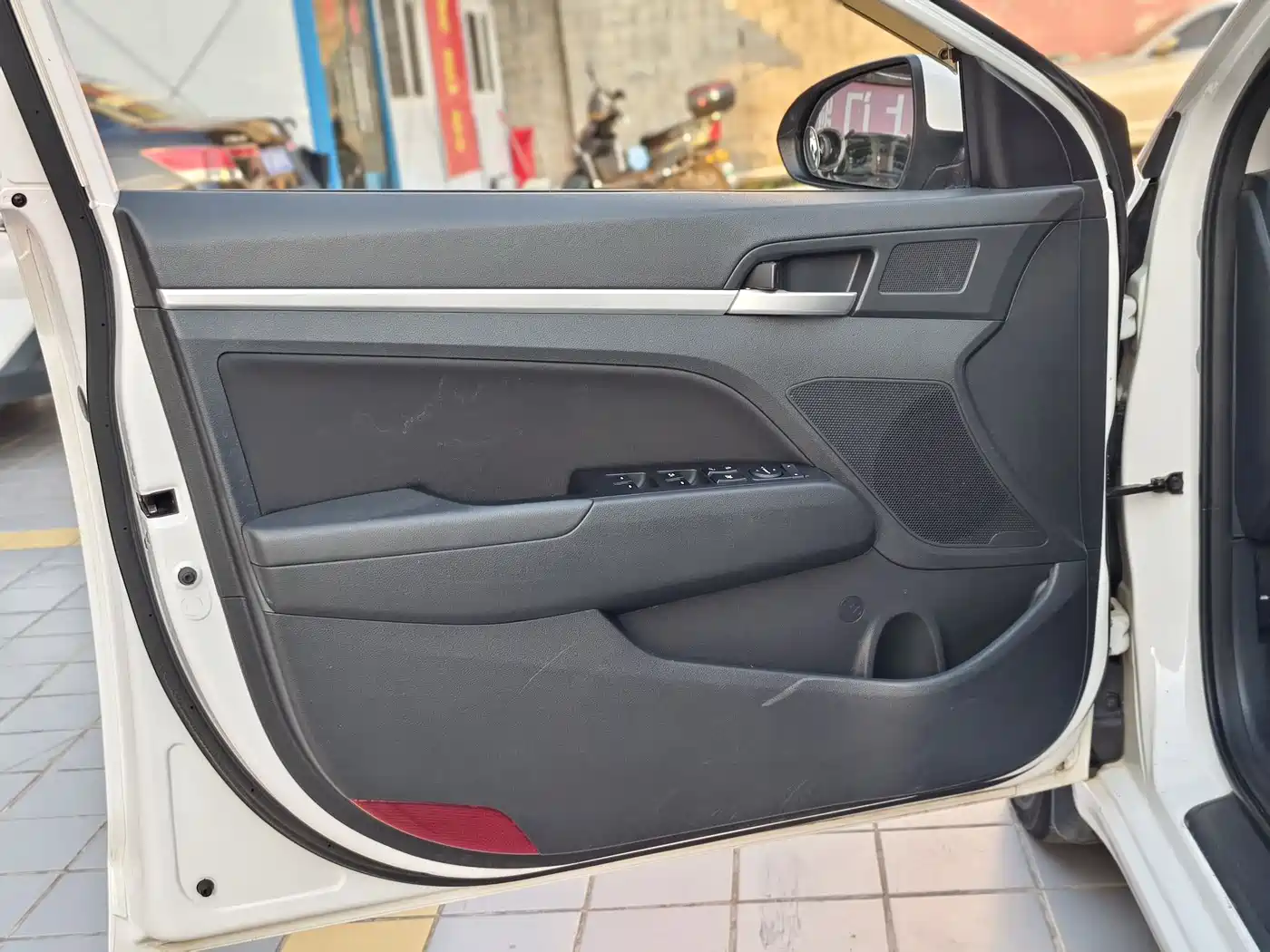 Hyundai Elantra 2016 Model 1.6L Automatic Smart Elite фото 14