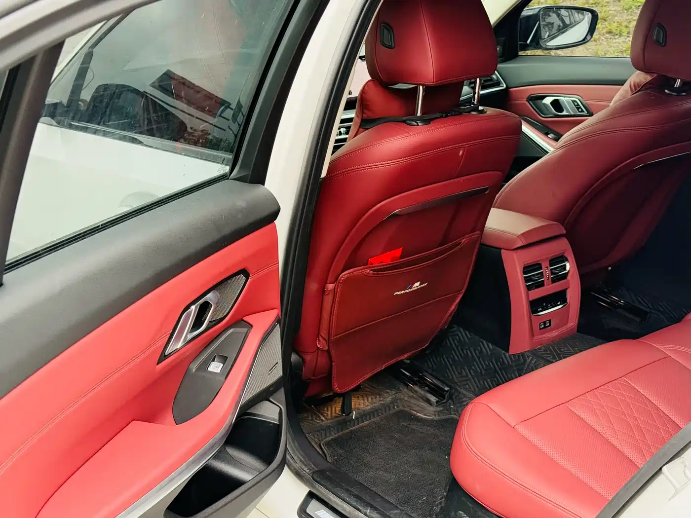 BMW 3 Series 2024 325Li M Sport Shadowline Package фото 9