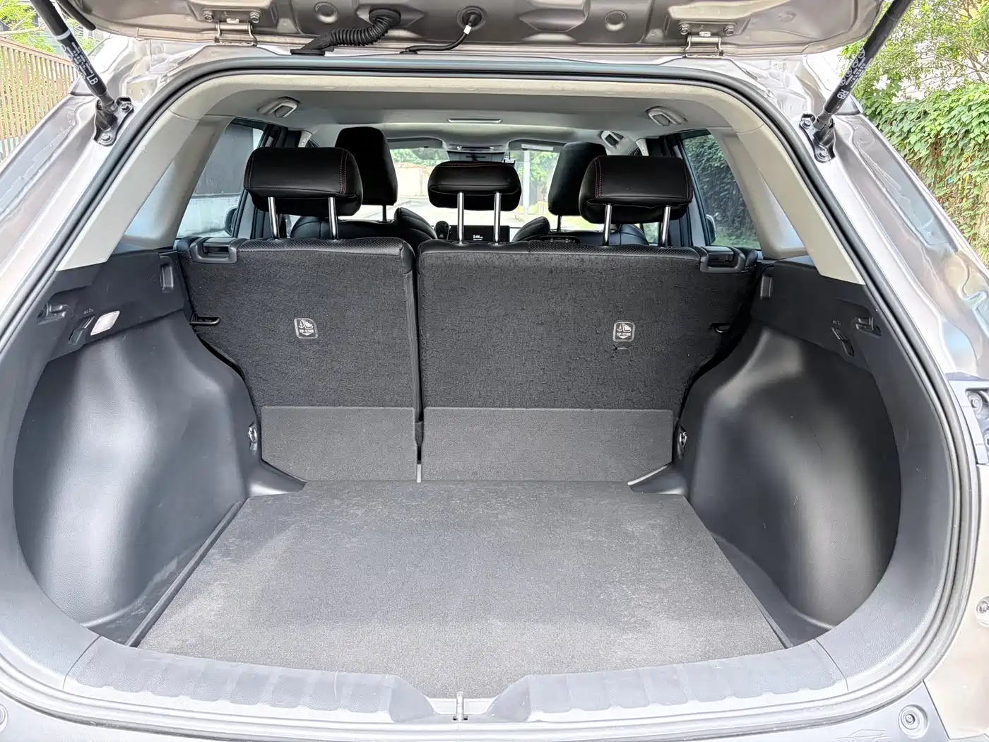 Toyota Frontlander 2023 2.0L CVT Leading Edition фото 15
